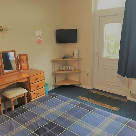 Nant-Y-Ffin Hotel Llandissilio Extérieur photo