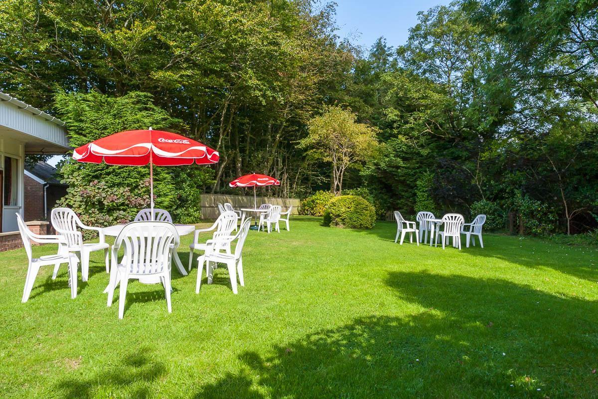 Nant-Y-Ffin Hotel Llandissilio Extérieur photo